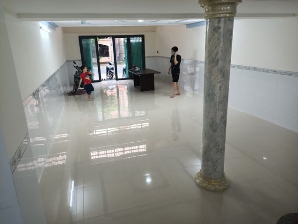Phòng khách nhà nguyên căn 4PN thị xã Phú Mỹ