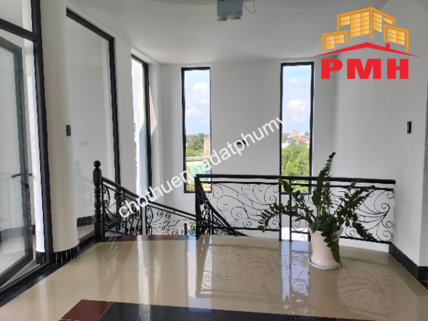 Cầu thang bộ khách sạn cho thuê Phú Mỹ BRVT