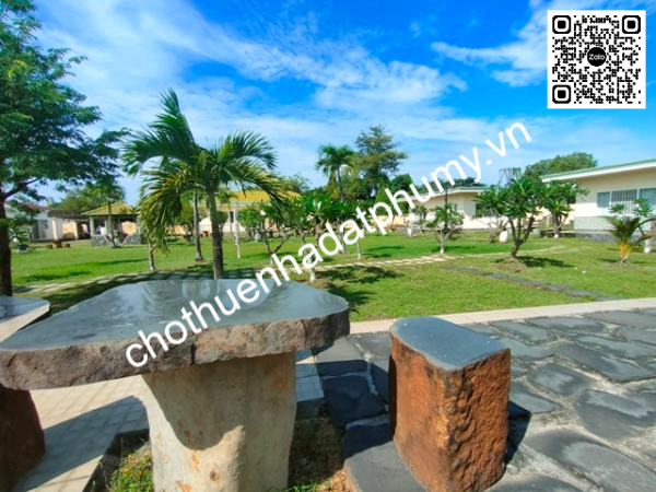 Villas - Homestay Phú Mỹ cho thuê nhìn từ hồ bơi